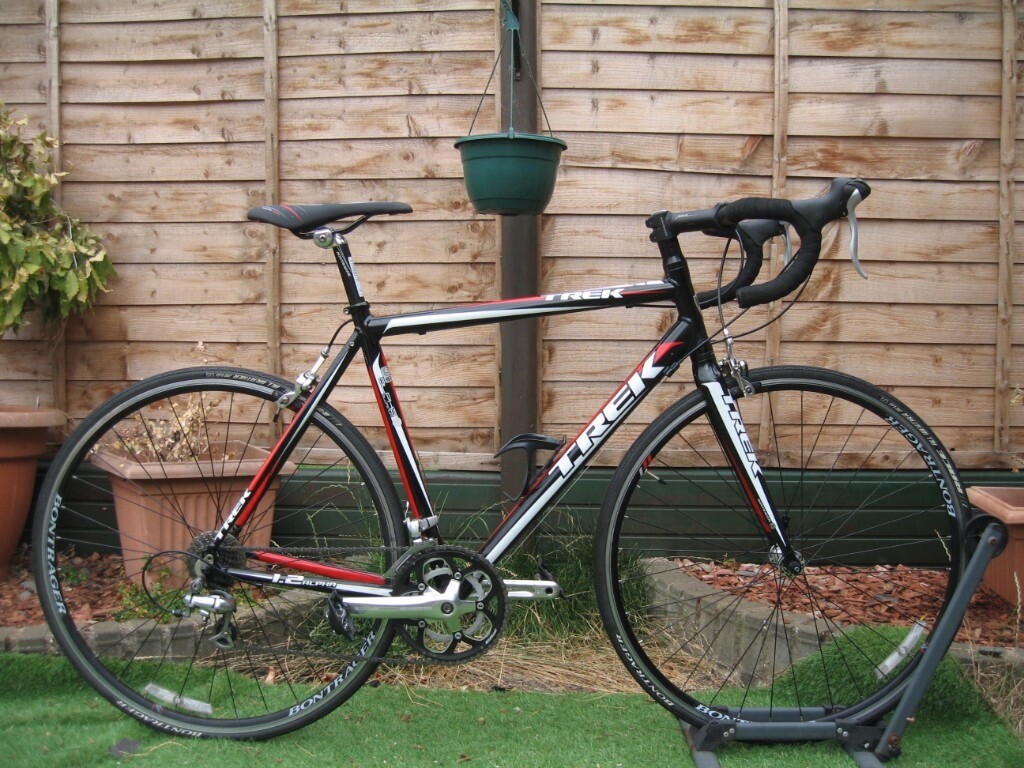 TREK 1.2 Road Bike. Carbon fork. 56cm 